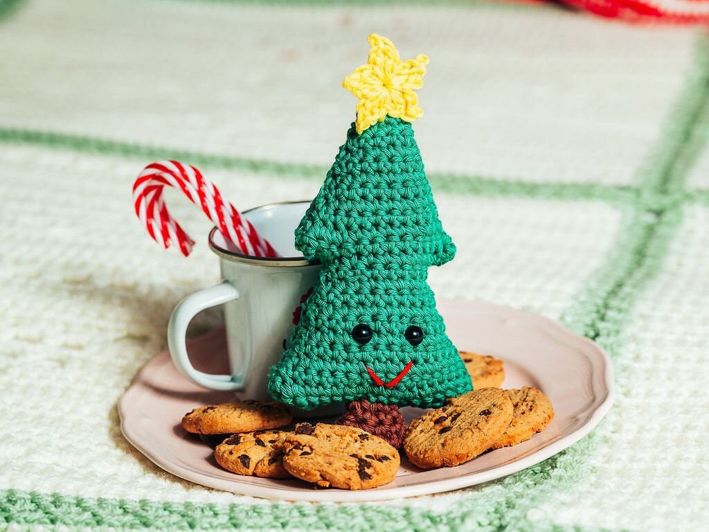 15 Christmas Crochet Patterns (PDF Download) – Easy Holiday Decorations, Amigurumi & Festive Homeware
