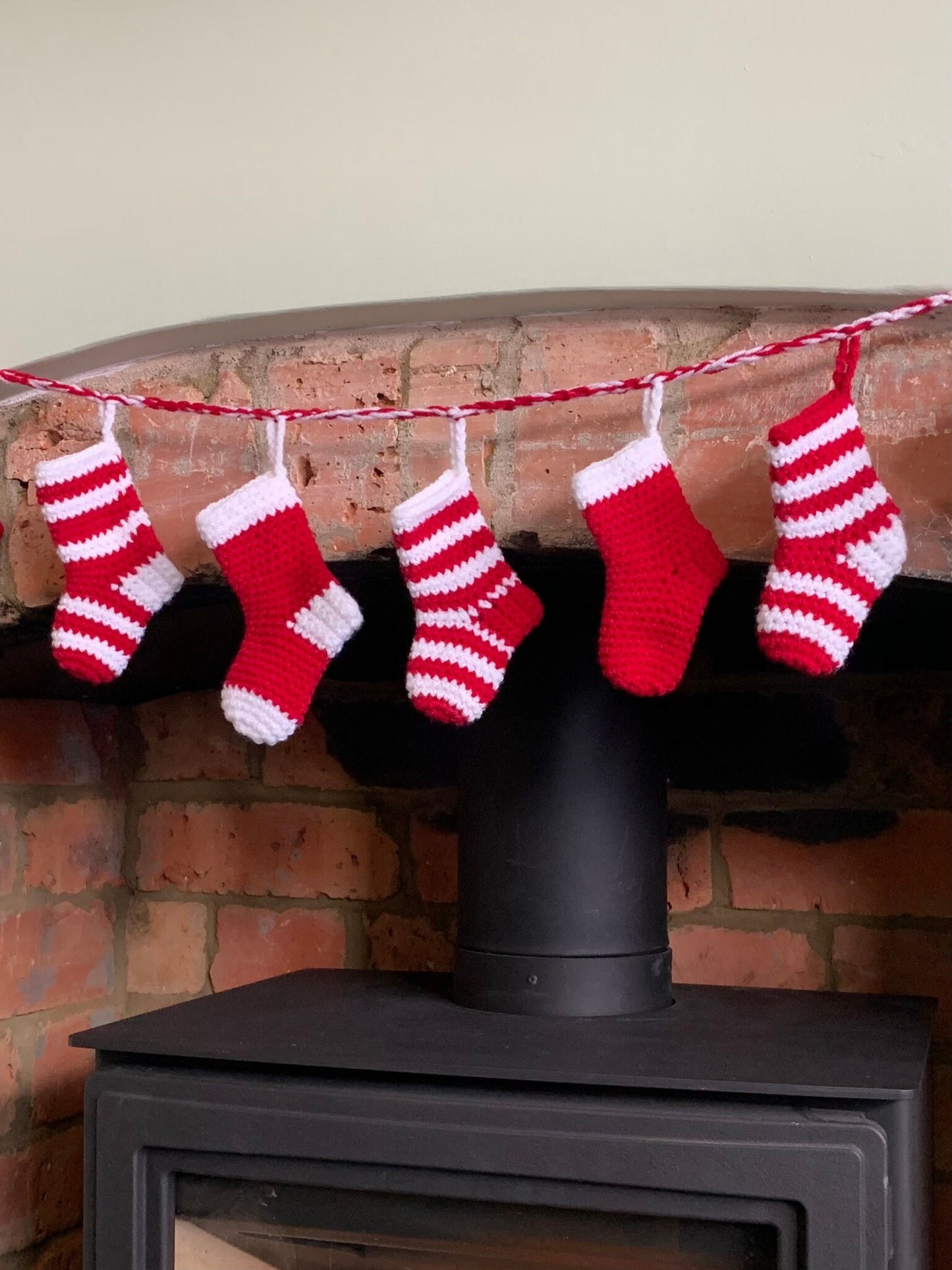 Mini Christmas Crochet Stocking Pattern | Easy Beginner Crochet Pattern with Video Tutorial | Cosy Rosie UK